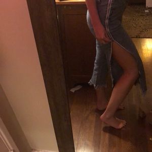 Zip up high waisted jeans